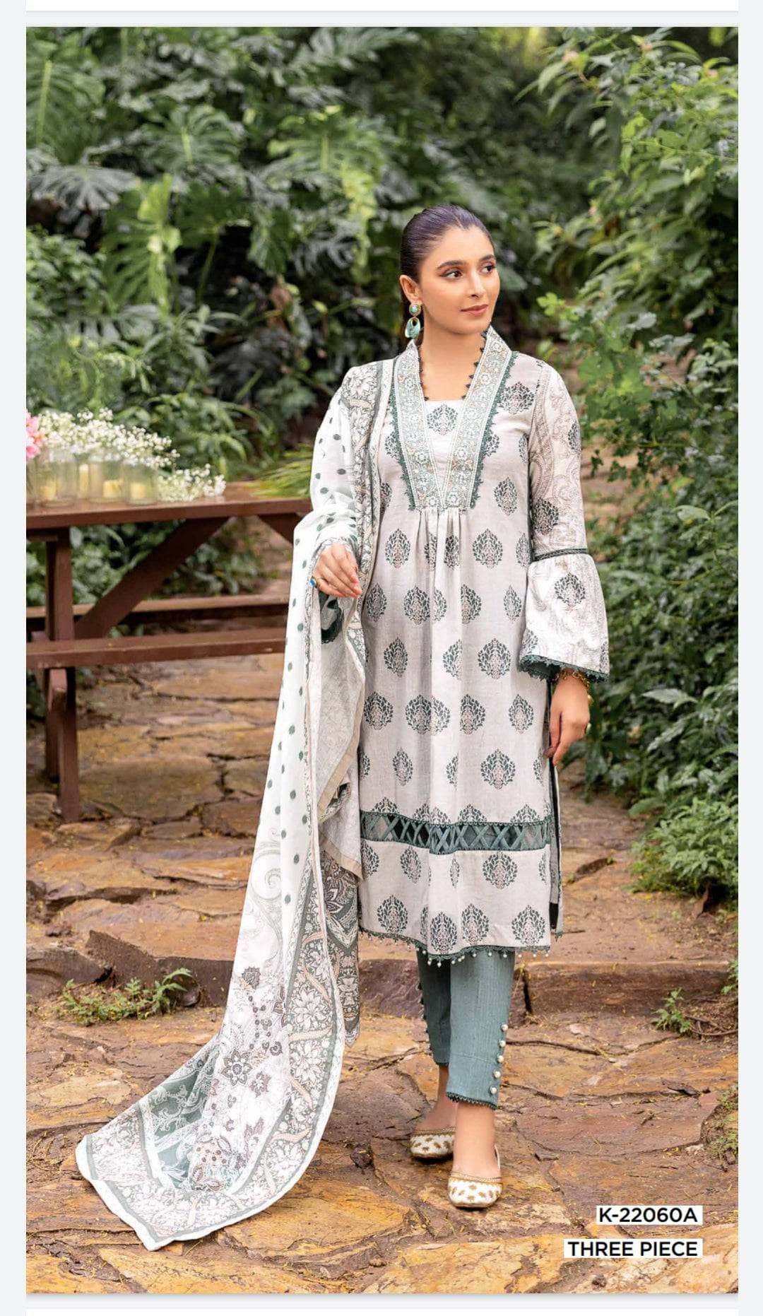 img_gul_ahmed_khaddar_awwal_boutique