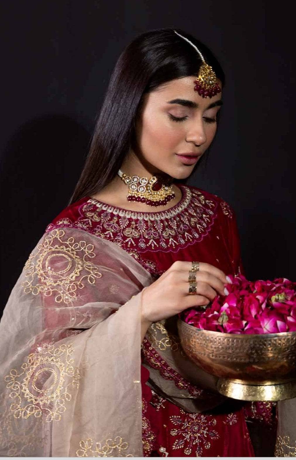 img_nureh_maya_velvet_awwal_boutique