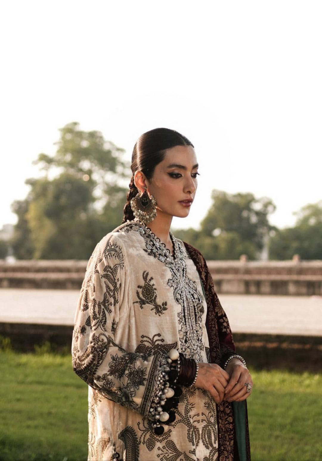 img_sana_safinaz_winter_luxury_awwal_boutique