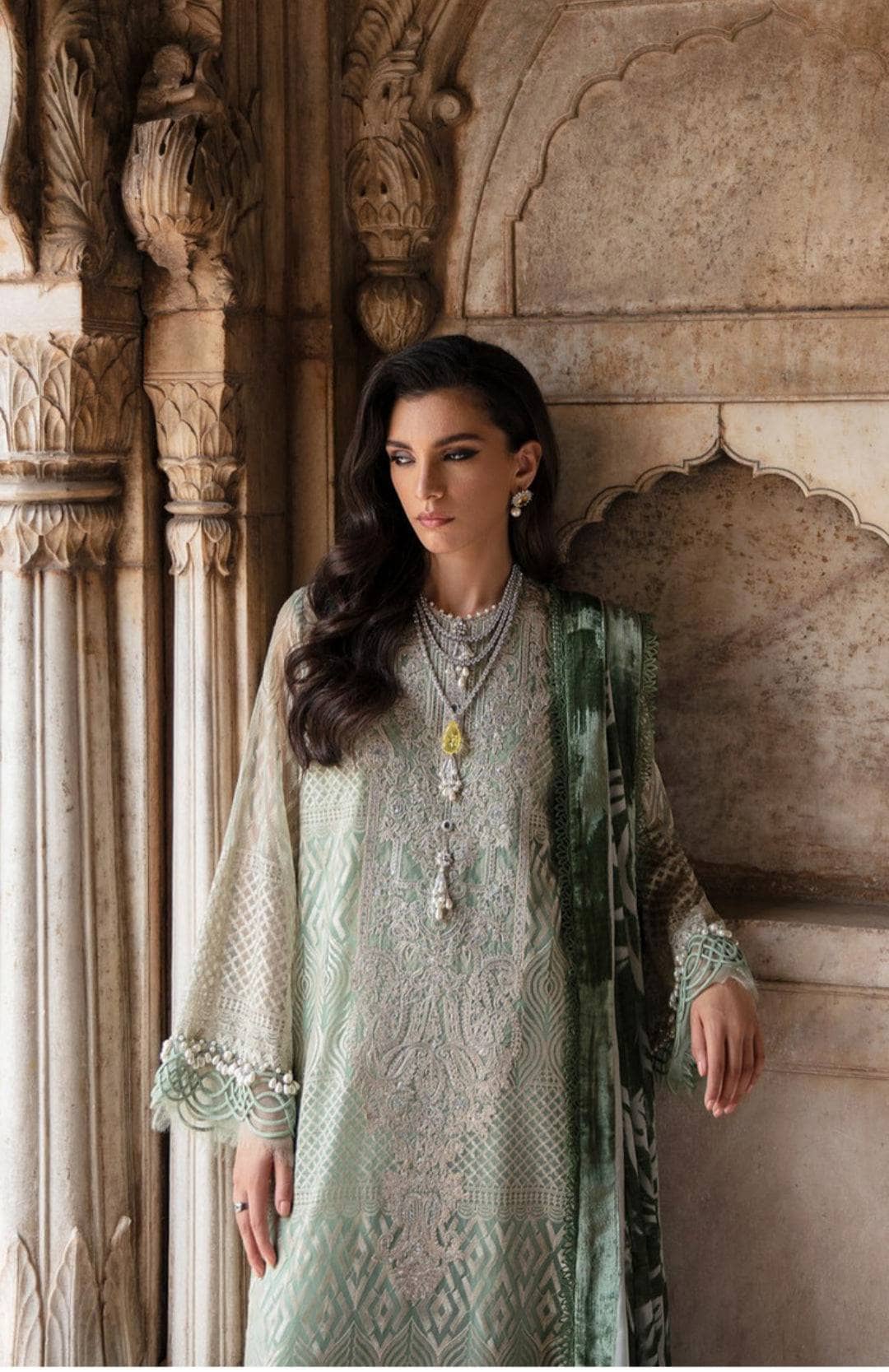 img_sana_safinaz_winter_luxury_awwal_boutique