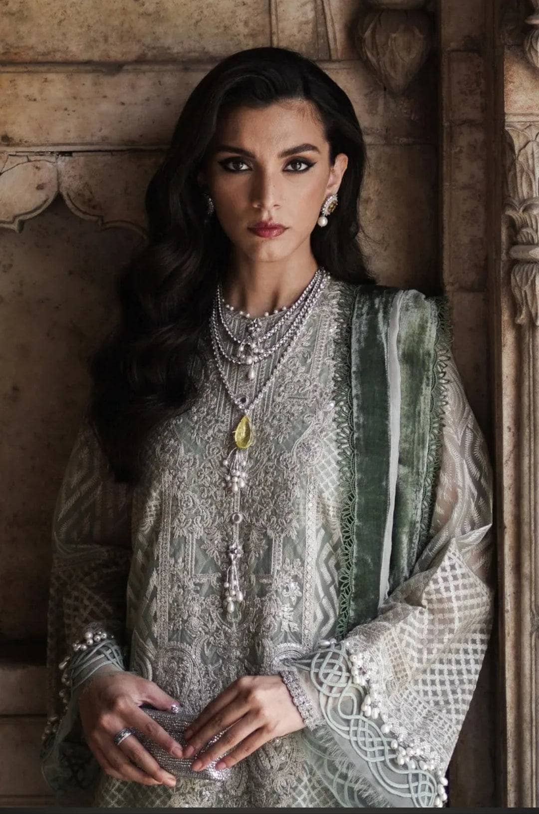 img_sana_safinaz_winter_luxury_awwal_boutique