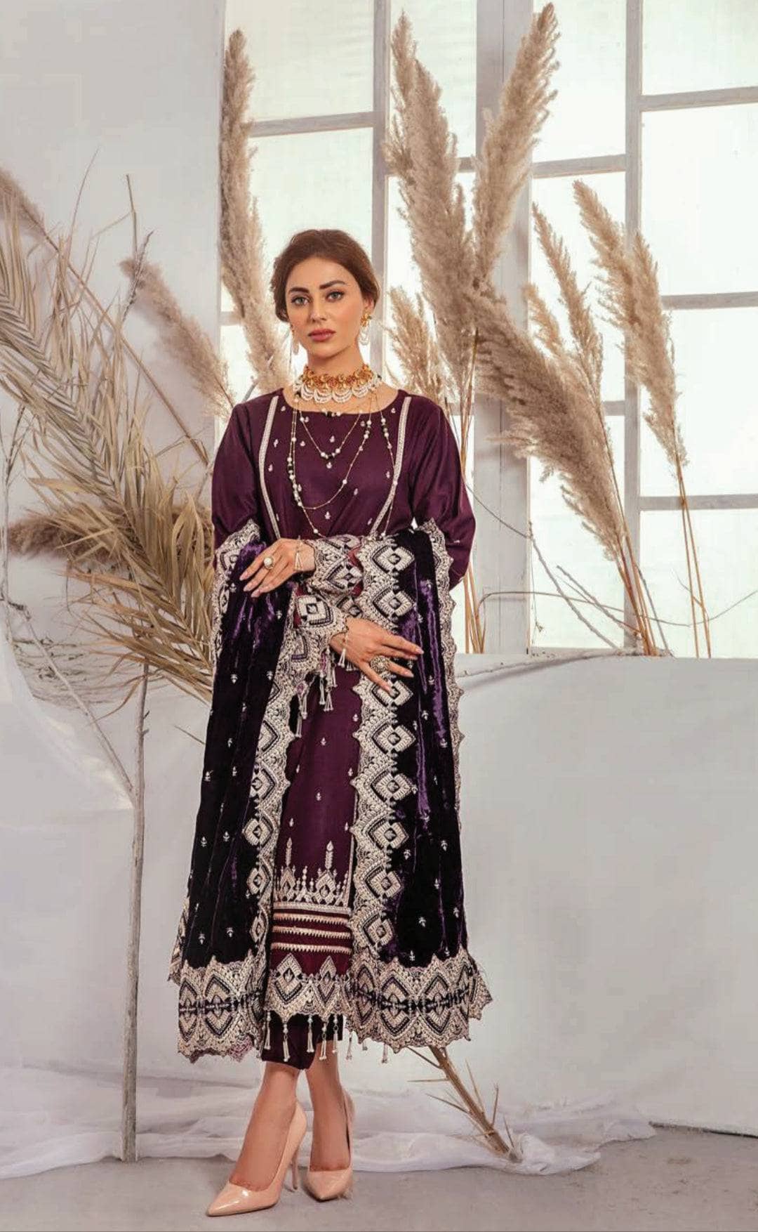 img_lavish_by_panache_velvet_embroidered_shawls_awwal_boutique