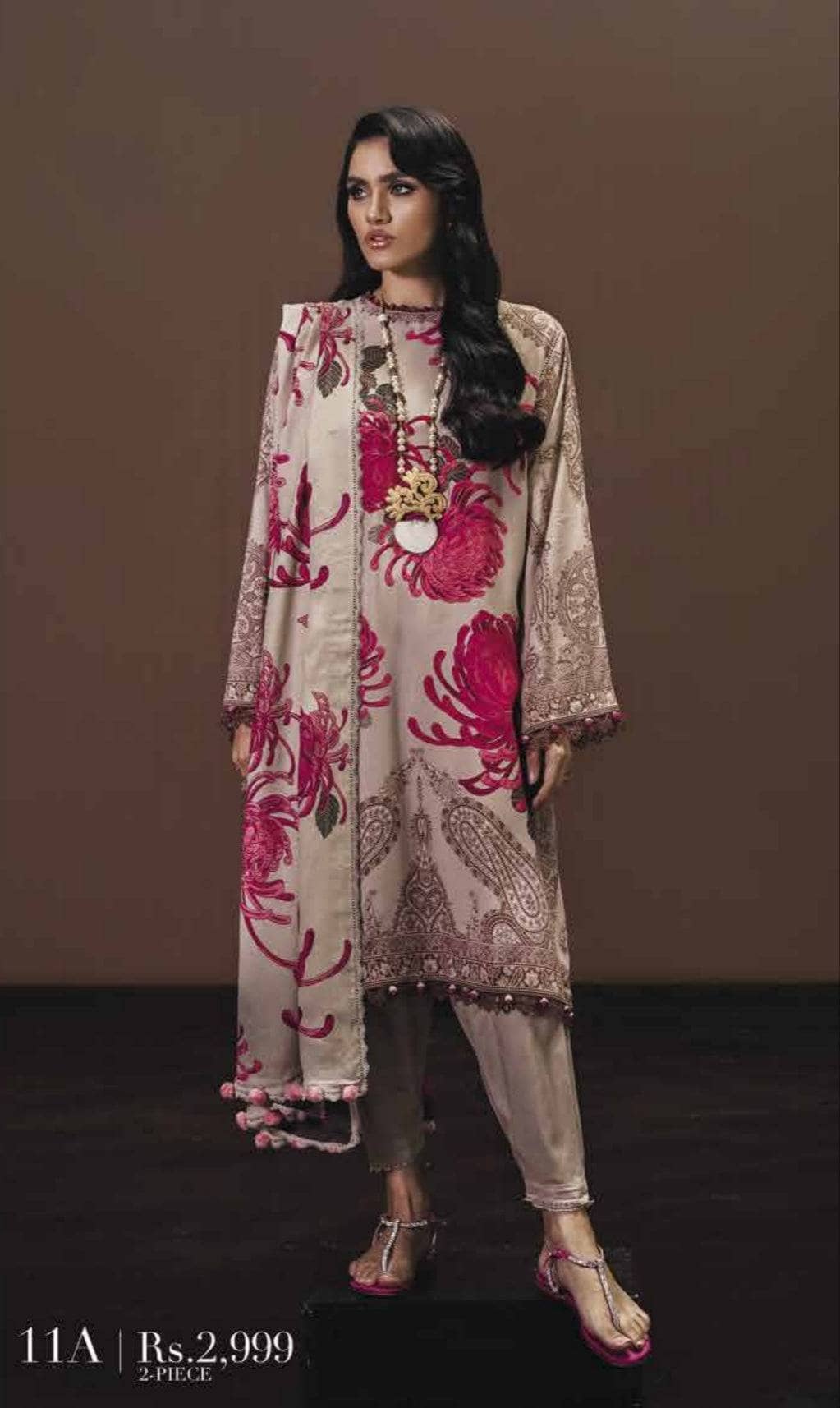 img_sana_safinaz_mahay_winter_22_awwal_boutique