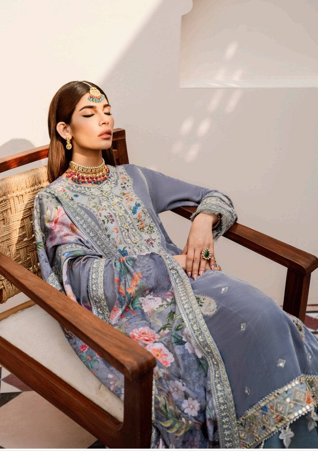 img_nureh_velvet_awwal_boutique