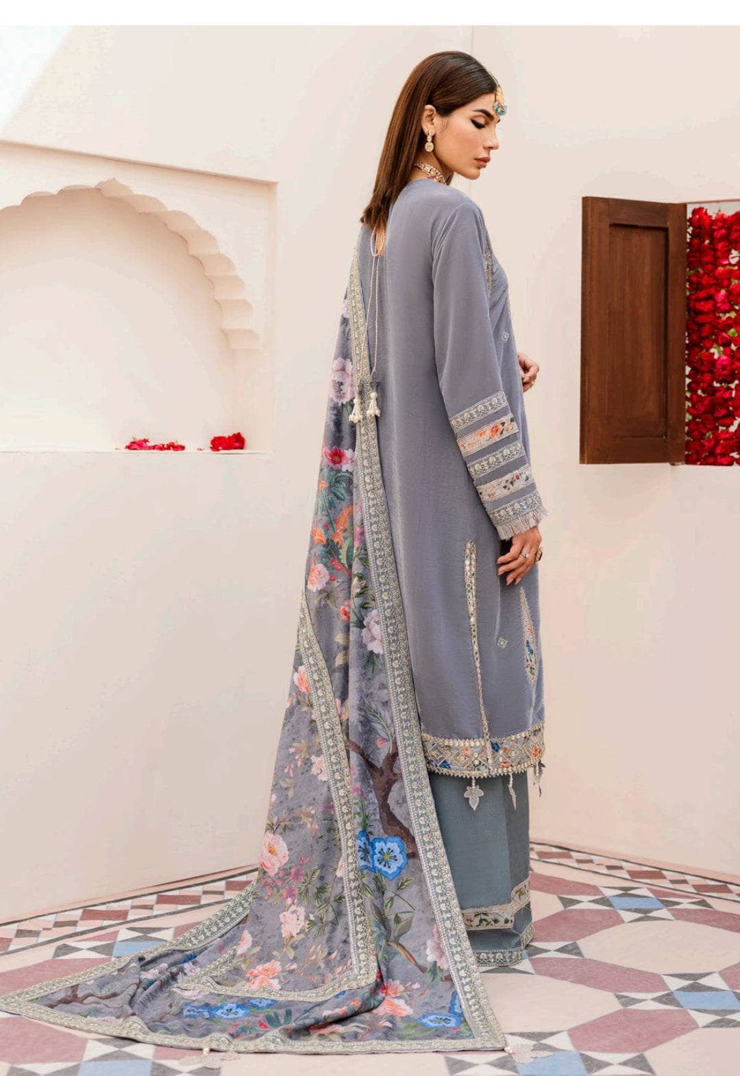 img_nureh_velvet_awwal_boutique