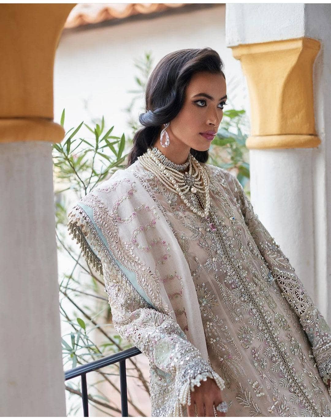 img_suffuse_by_sana_yasir_freesia_2022_wedding_edition_awwal_boutique