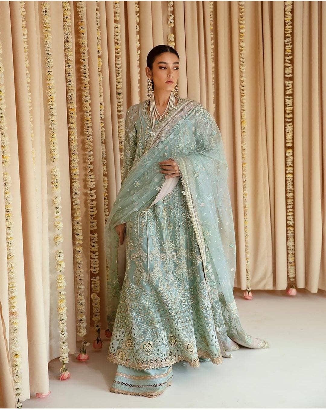 img_suffuse_by_sana_yasir_freesia_2022_wedding_edition_awwal_boutique