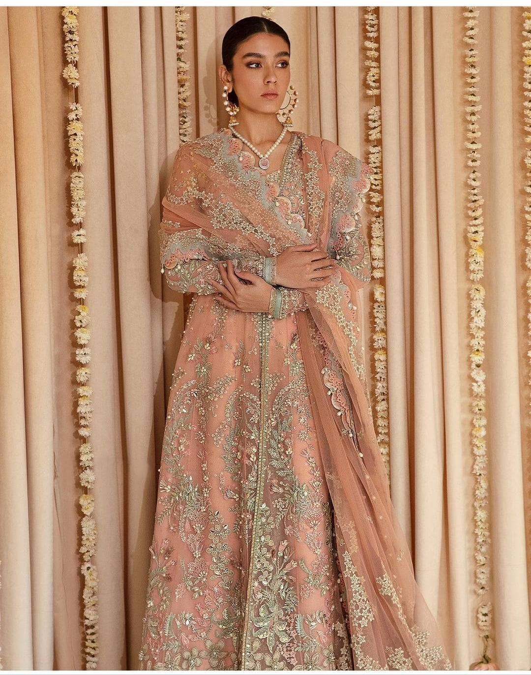 img_suffuse_by_sana_yasir_freesia_2022_wedding_edition_awwal_boutique