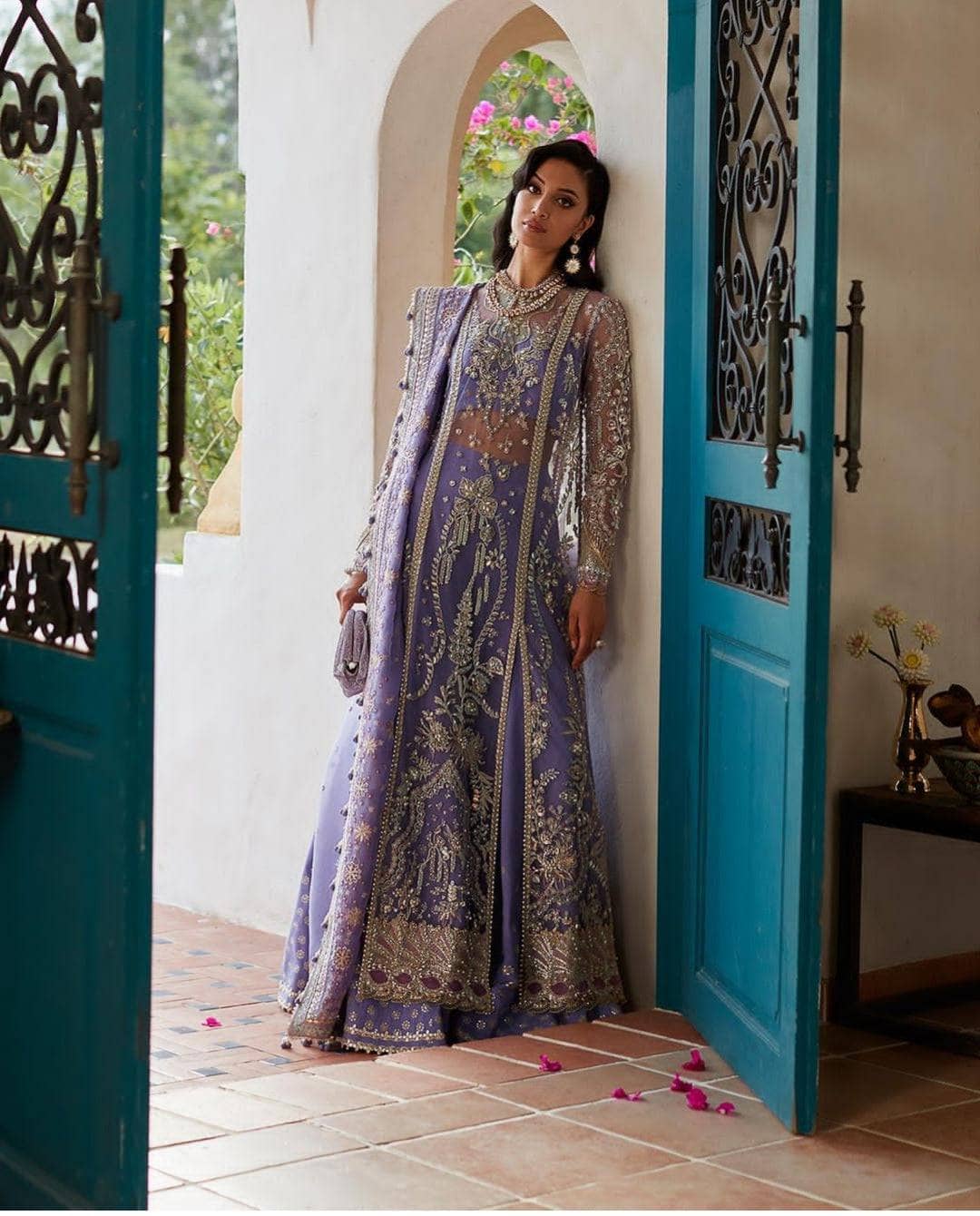 img_suffuse_by_sana_yasir_freesia_2022_wedding_edition_awwal_boutique