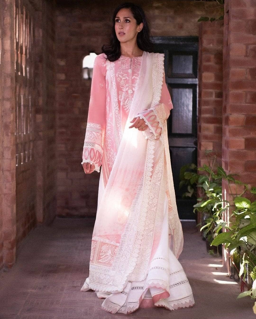 img_elan_luxury_lawn_shalimar_awwal_boutique