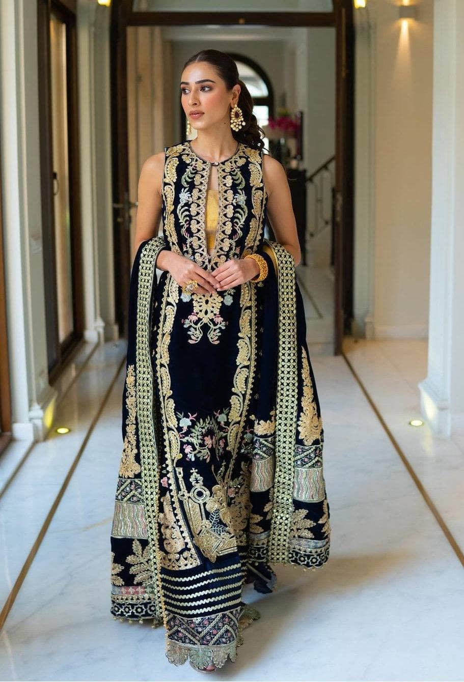 img_crimson_wedding_edition_awwal_boutique