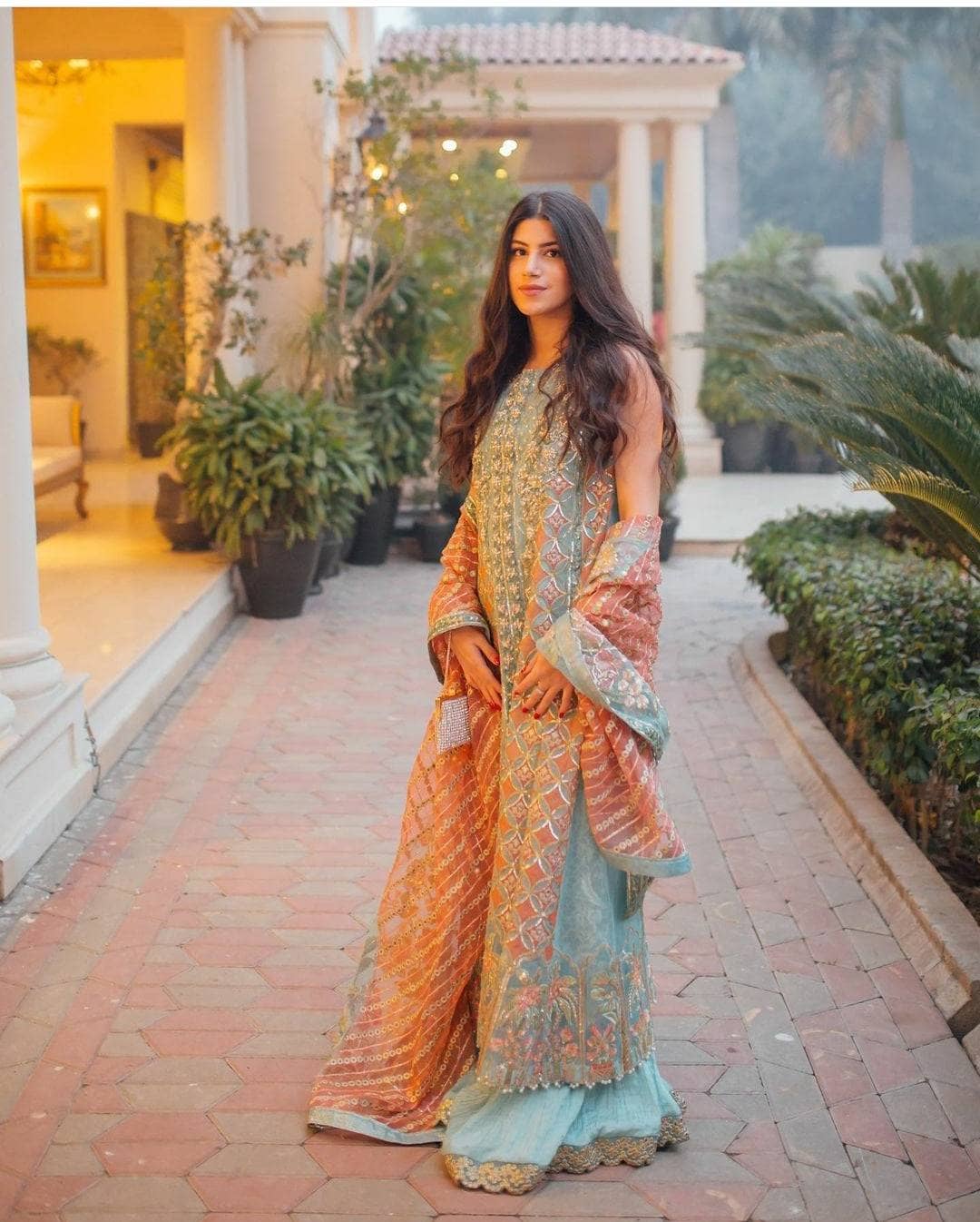 img_crimson_wedding_edition_awwal_boutique