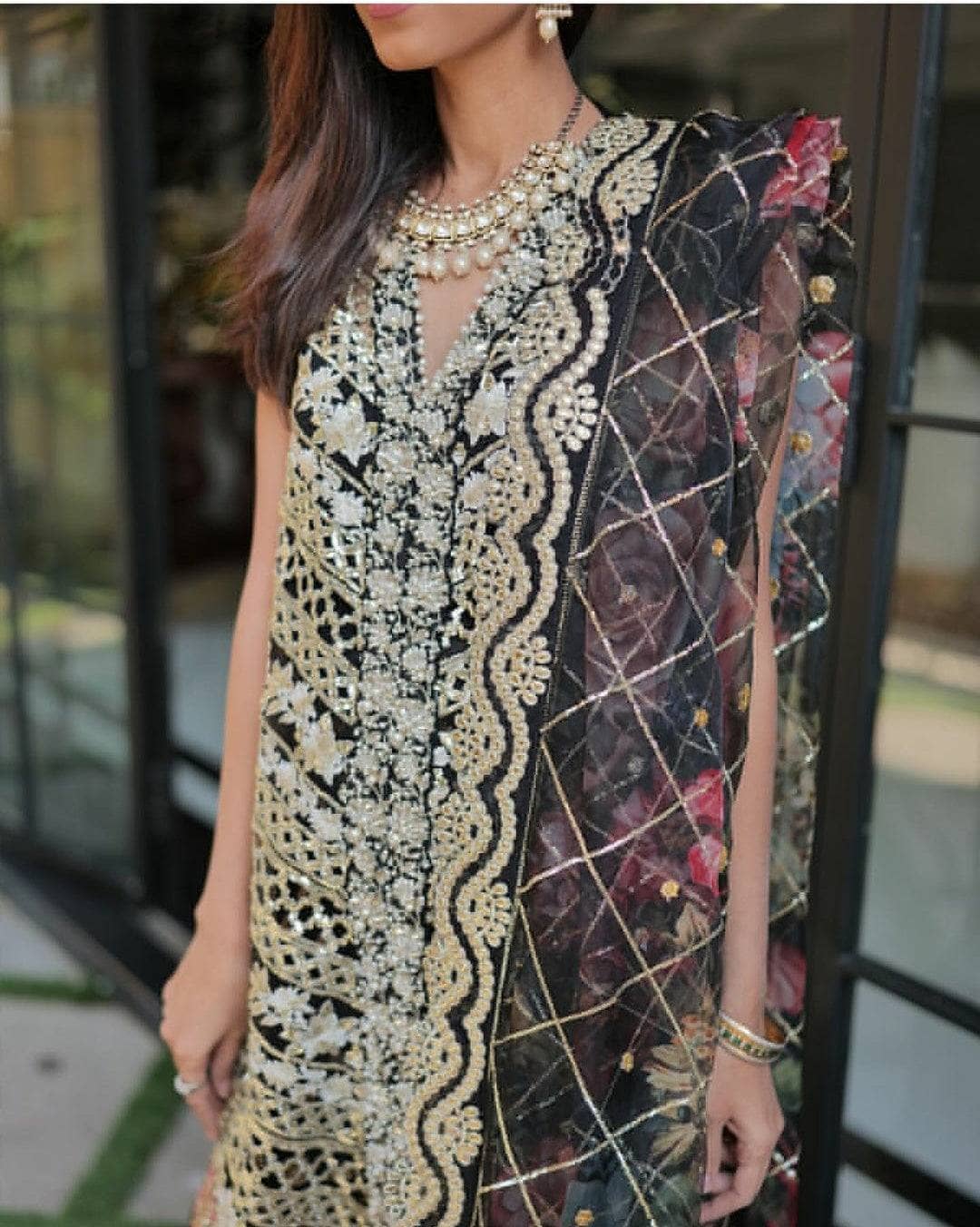 img_crimson_wedding_edition_awwal_boutique