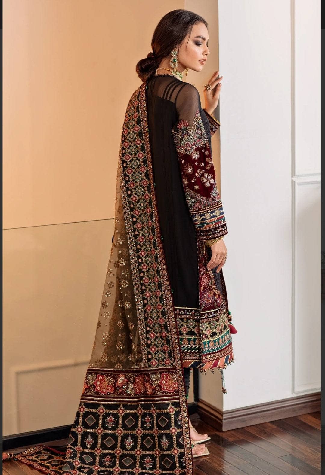 img_baroque_chantelle_awwal_boutique