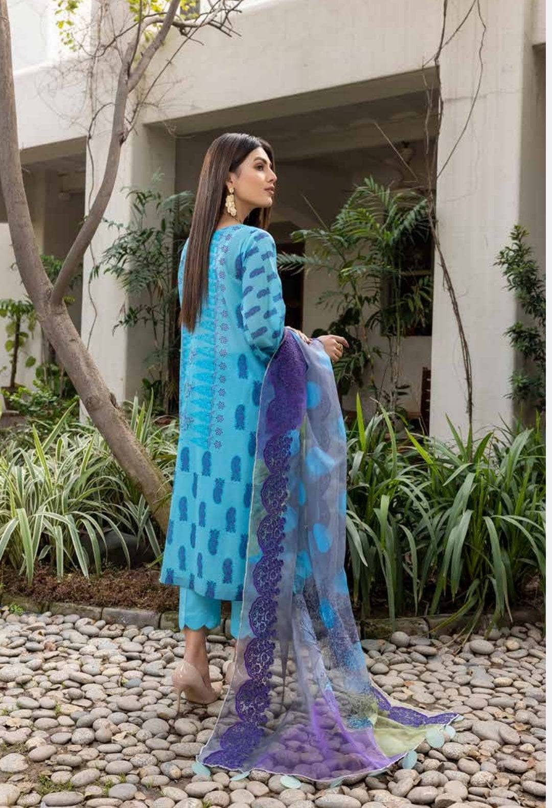 img_charizma_aniiq_vol1_awwal_boutique