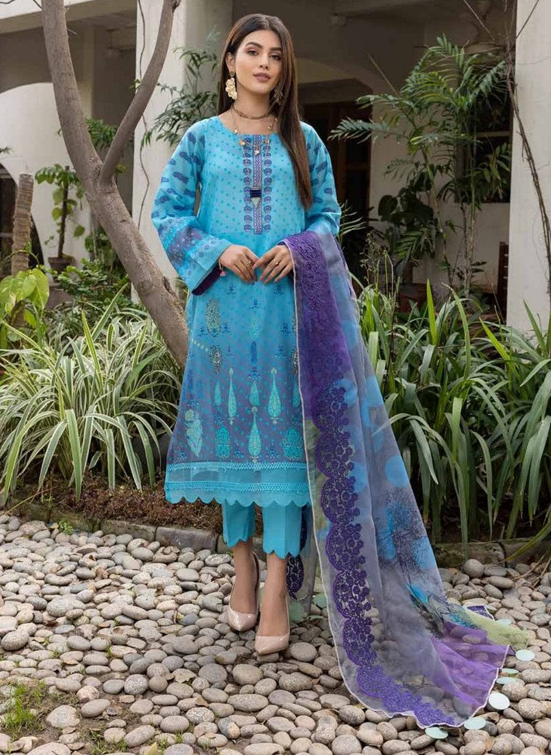 img_charizma_aniiq_vol1_awwal_boutique