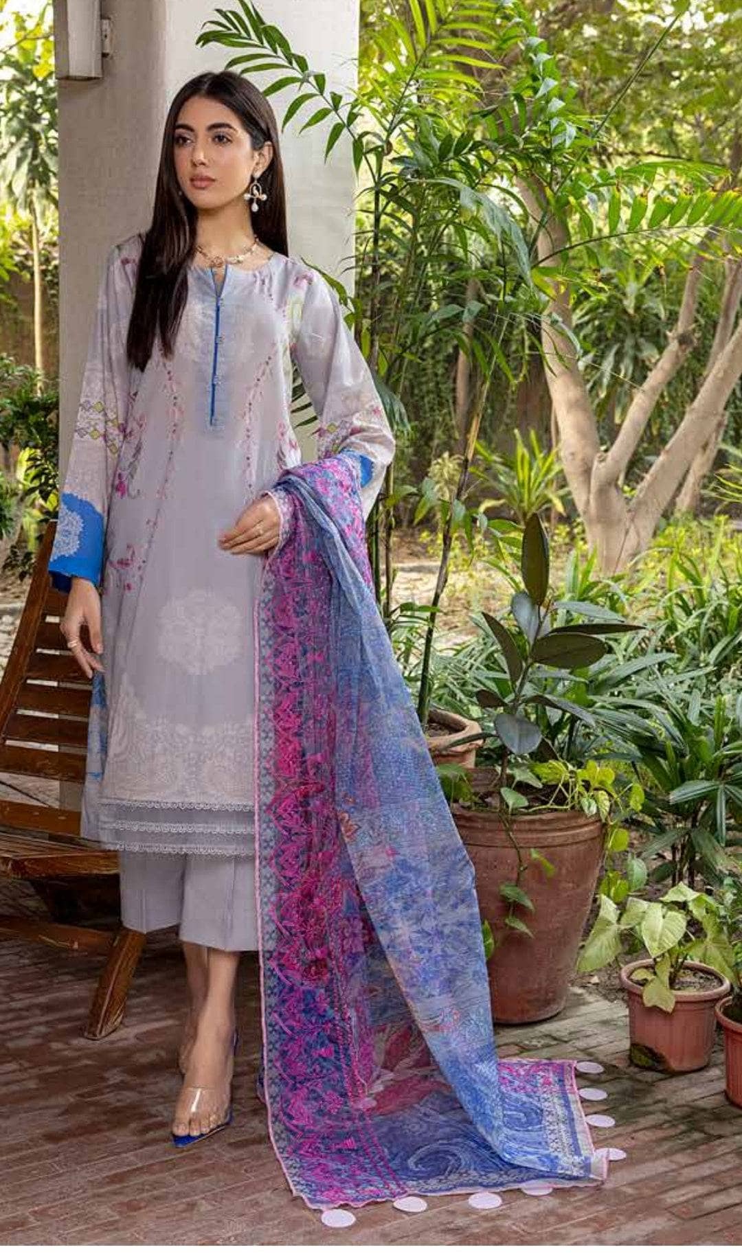 img_charizma_aniiq_vol1_awwal_boutique