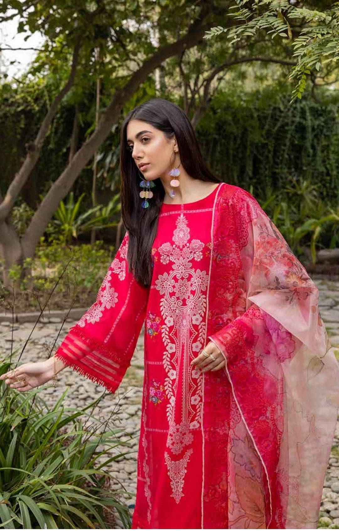 img_charizma_aniiq_vol1_awwal_boutique