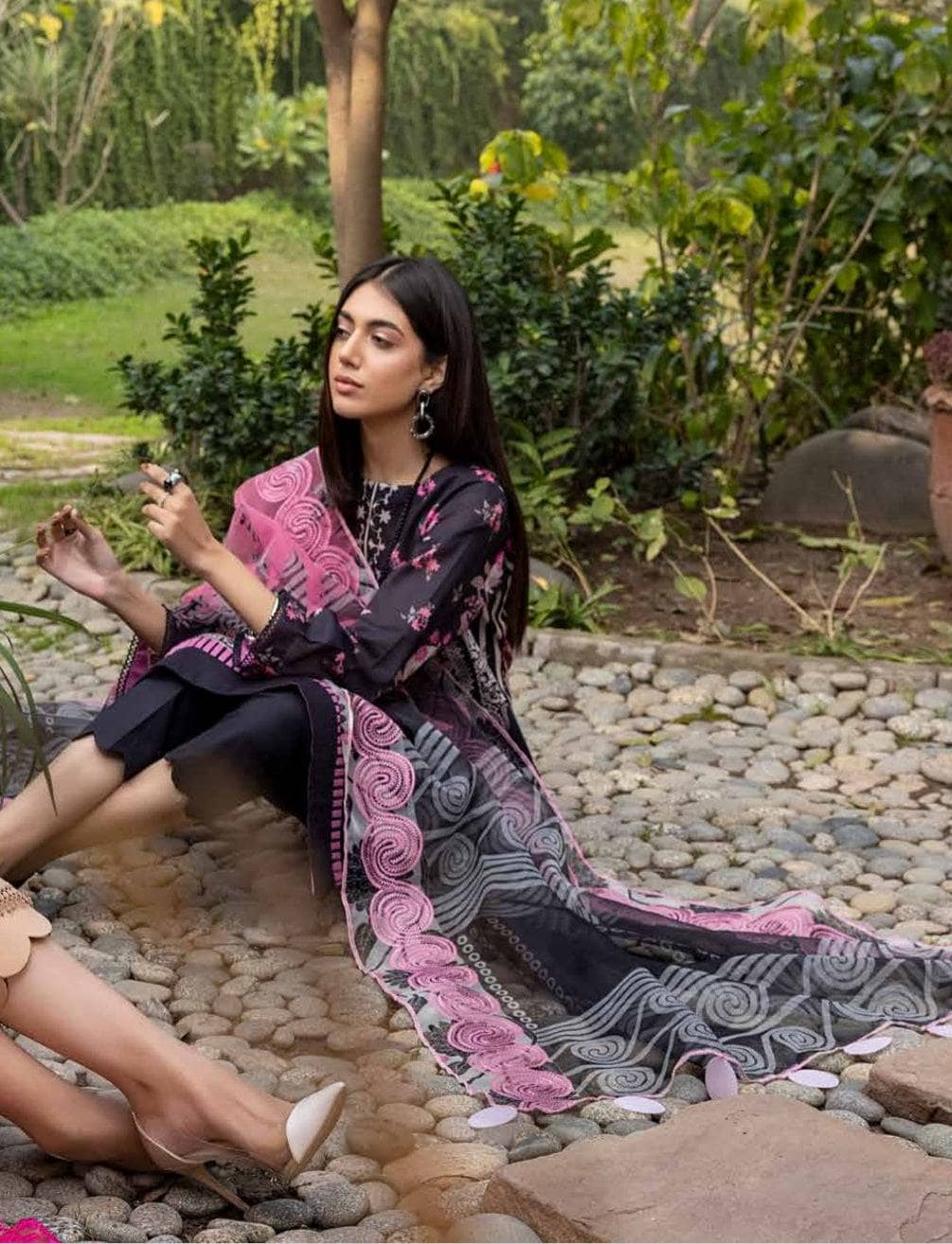 img_charizma_aniiq_vol1_awwal_boutique