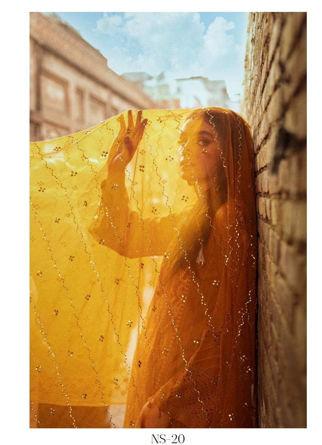 img_nureh_bazar_with_mukesh_dupatta_awwal_boutique