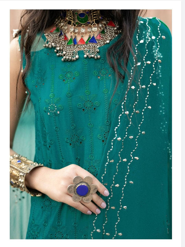 img_nureh_bazar_with_mukesh_dupatta_awwal_boutique