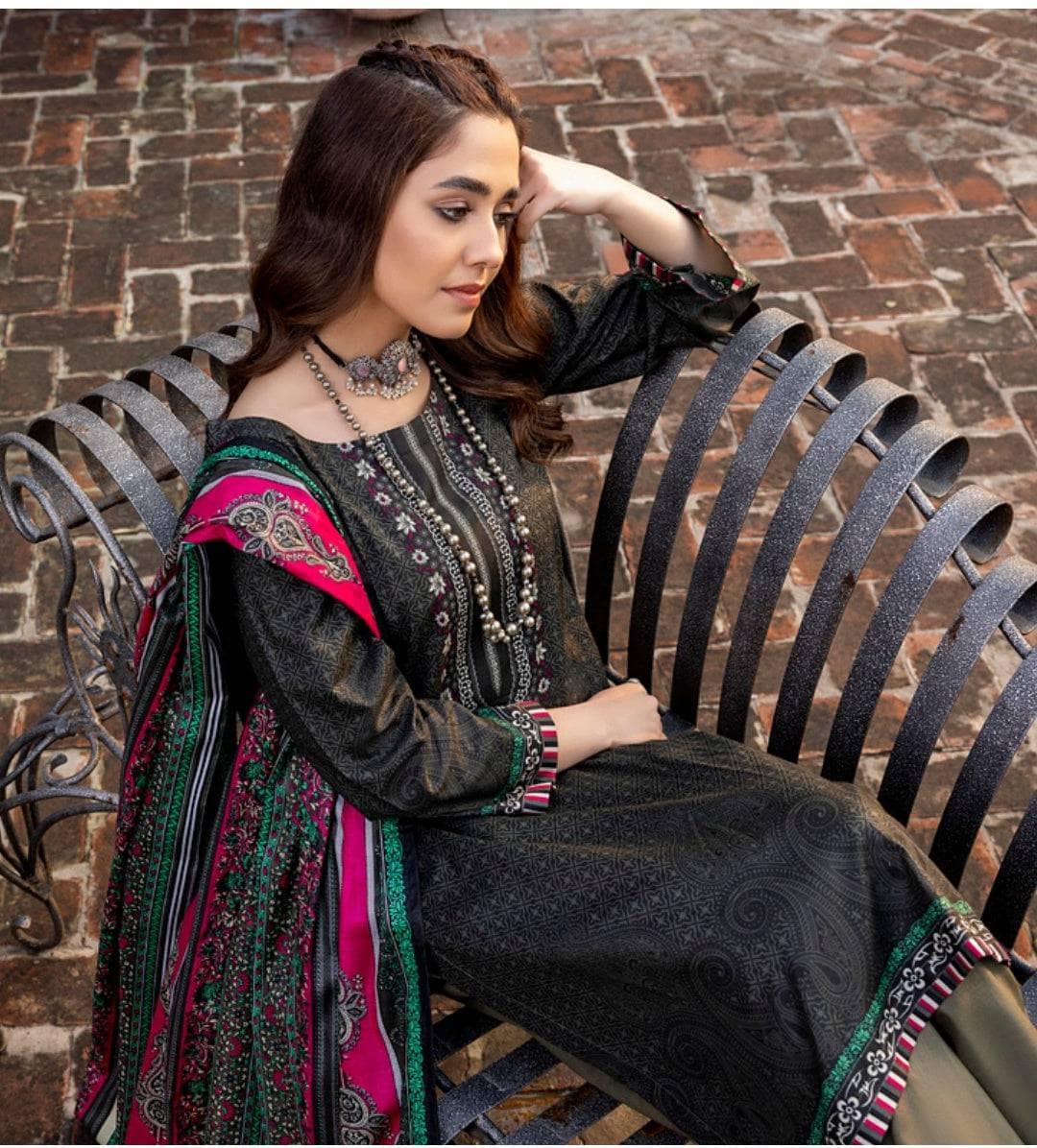 img_erum_misha_printed_lawn_by_z_s_textiles_awwal_boutique