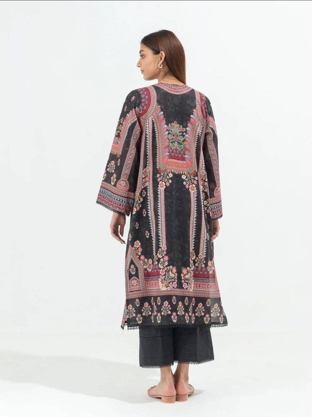 Img_beechtree_lawn_22_awwal_boutique