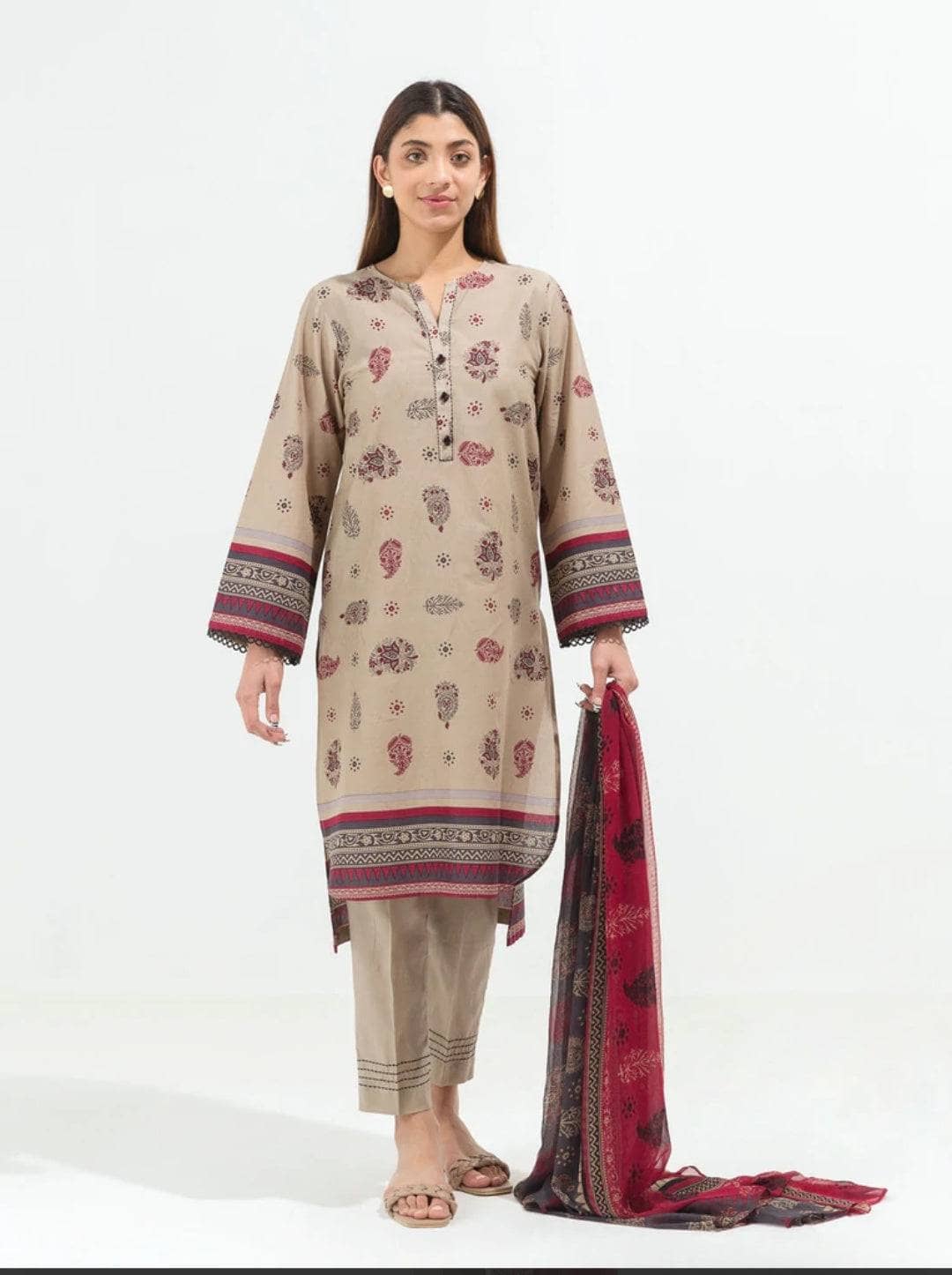 img_beechtree_lawn_22_awwal_boutique