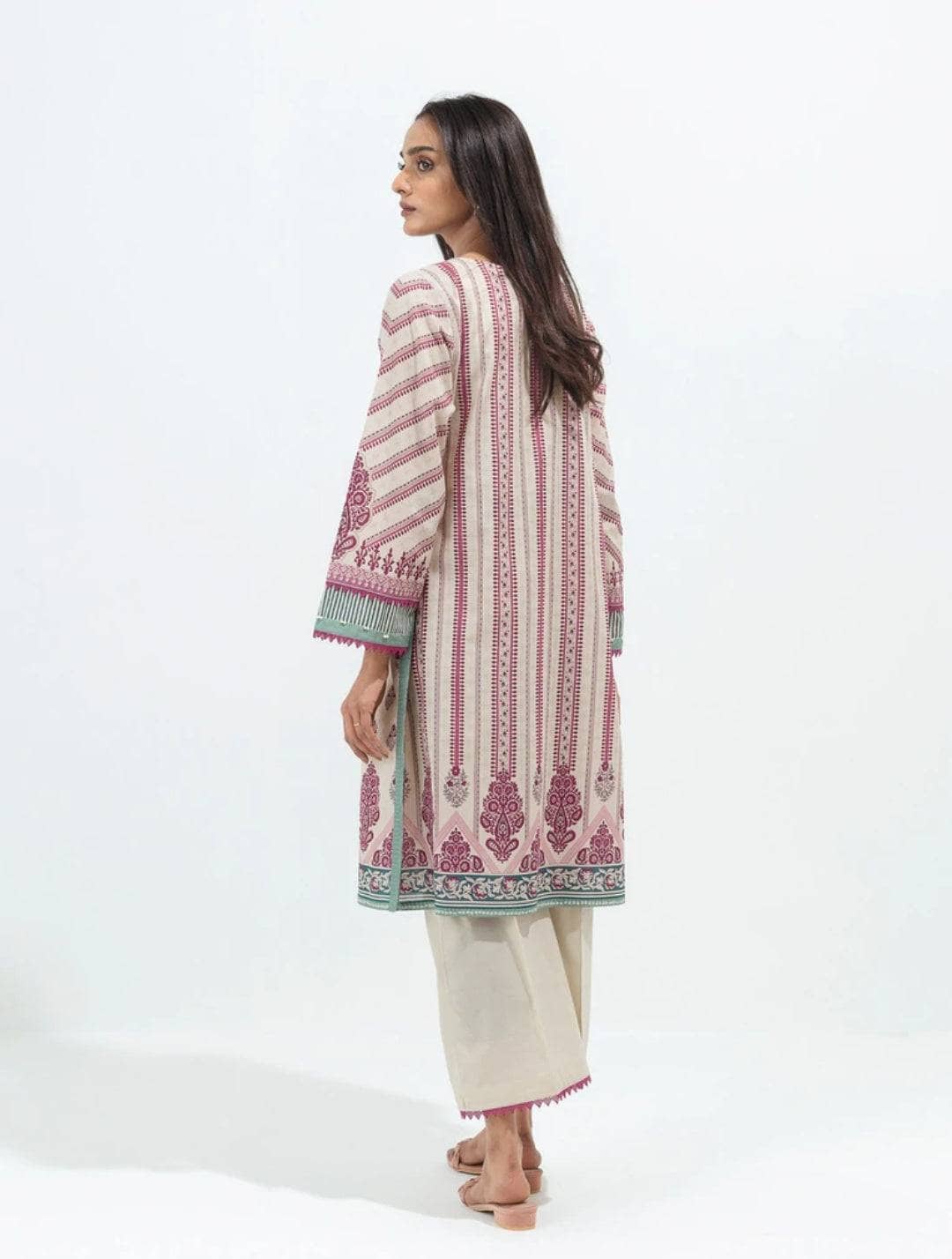 img_beechtree_lawn_22_awwal_boutique