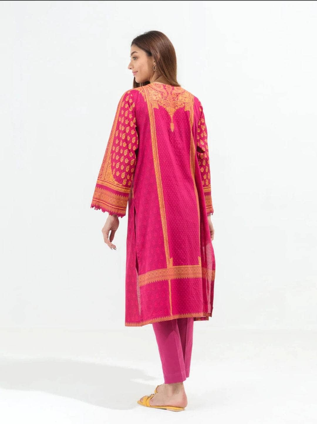 img_beechtree_lawn_22_awwal_boutique