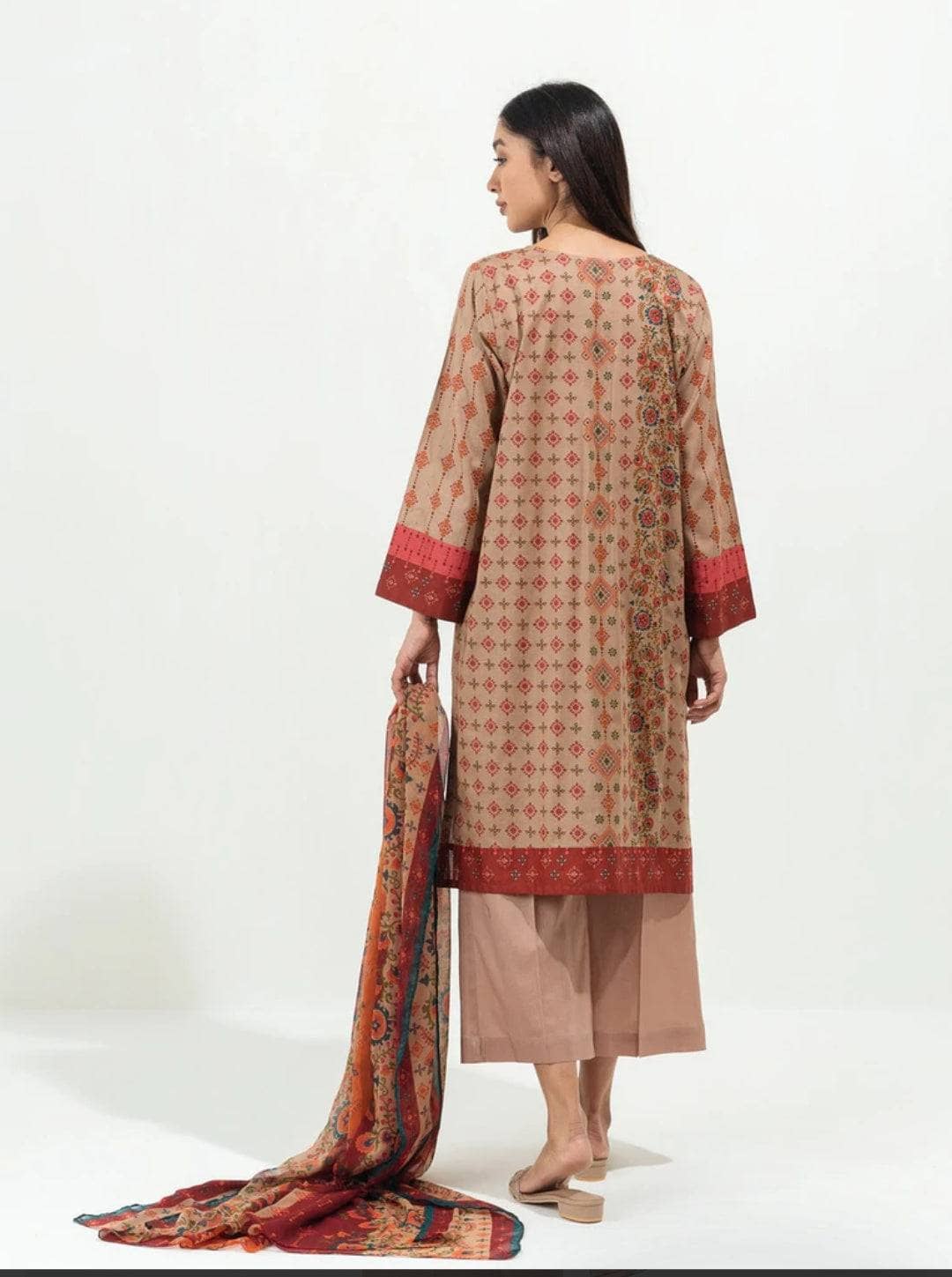 Img_beechtree_lawn_22_awwal_boutique