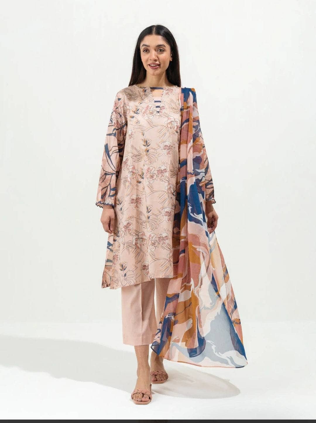 Img_beechtree_lawn_22_awwal_boutique