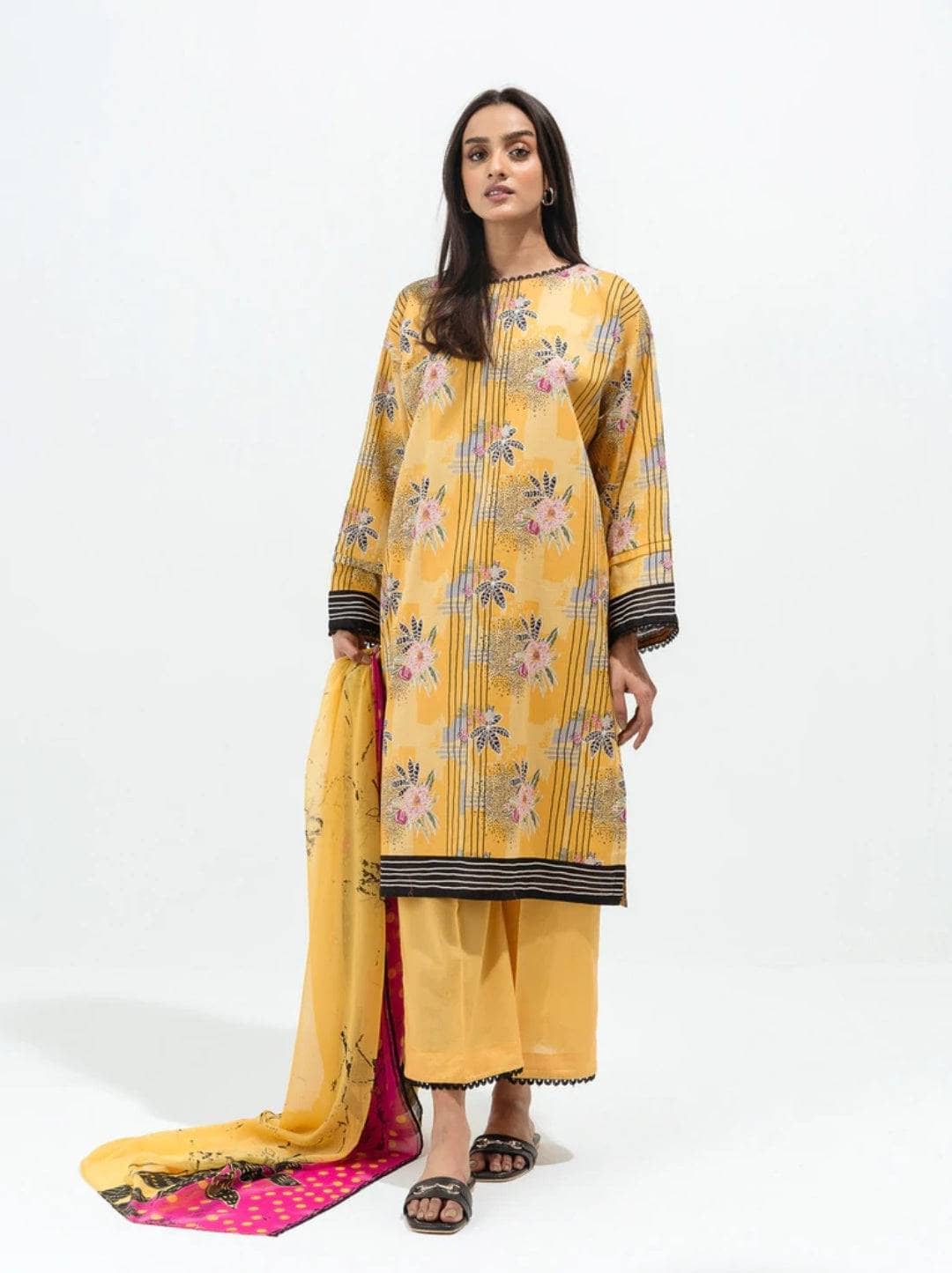 Img_beechtree_lawn_22_awwal_boutique