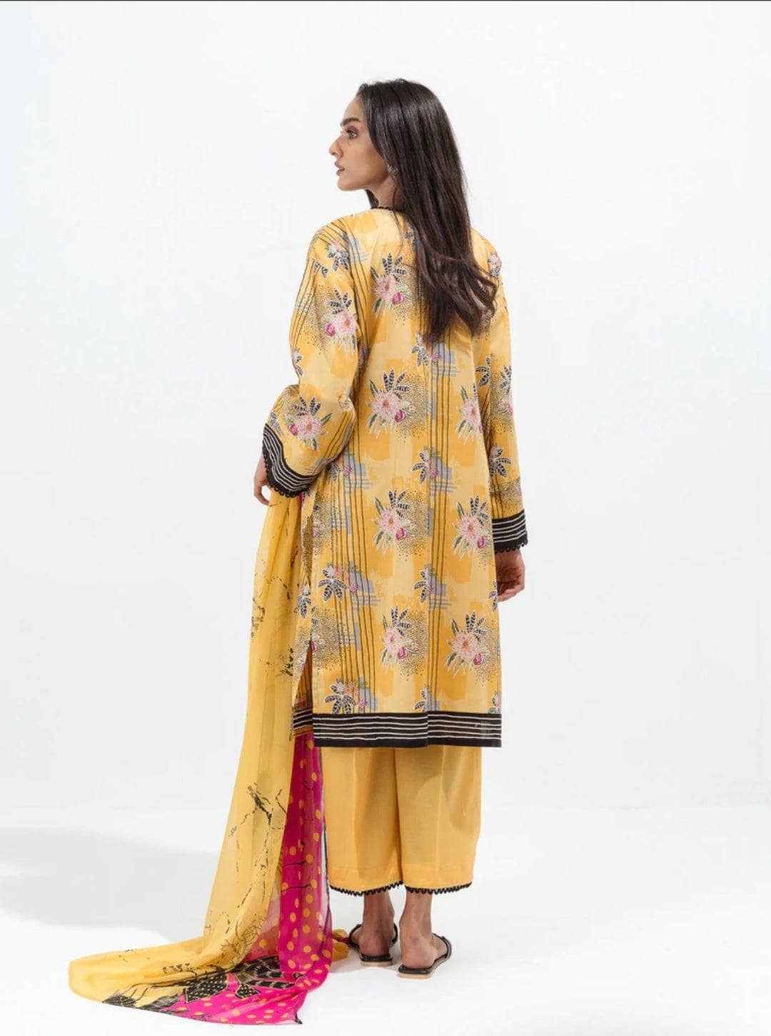 Img_beechtree_lawn_22_awwal_boutique