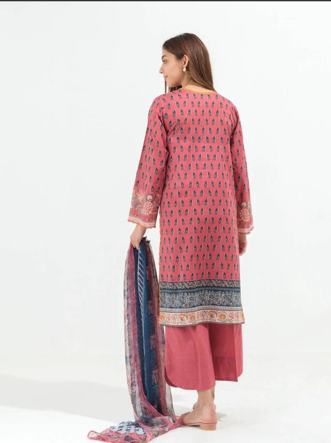 Img_beechtree_lawn_22_awwal_boutique