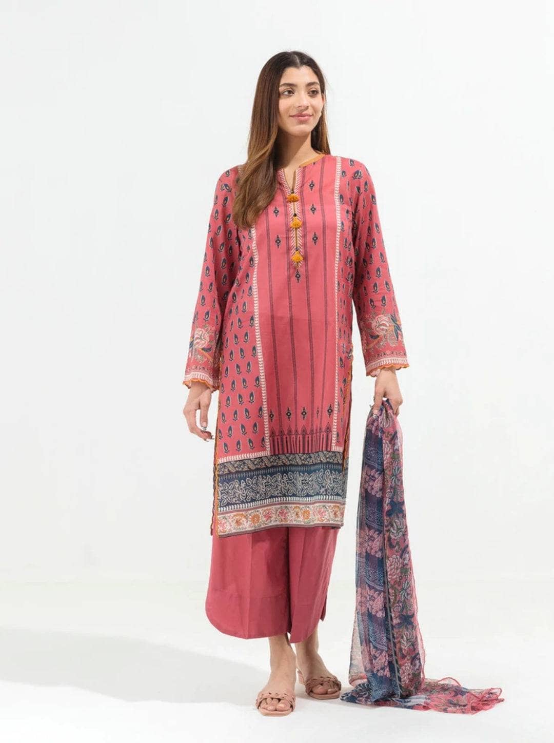 Img_beechtree_lawn_22_awwal_boutique