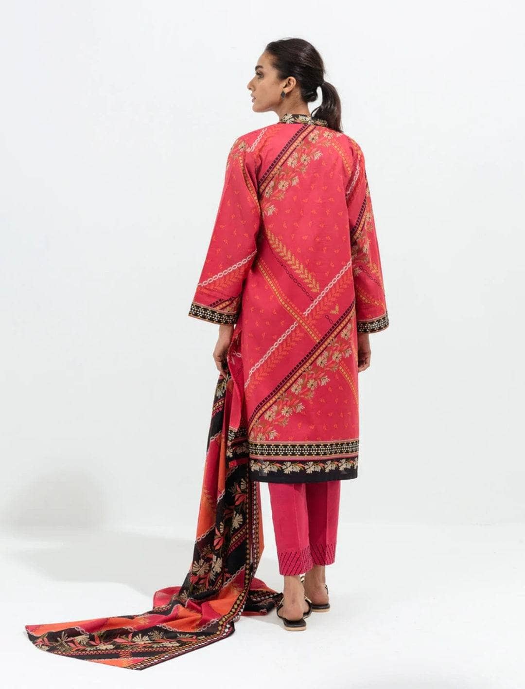 Img_beechtree_lawn_22_awwal_boutique