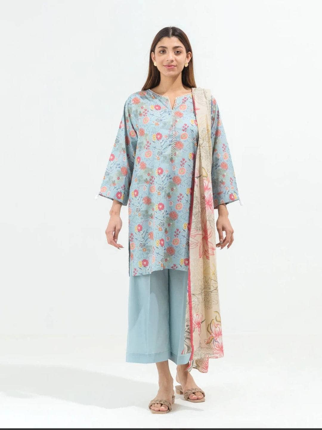 Img_beechtree_lawn_22_awwal_boutique