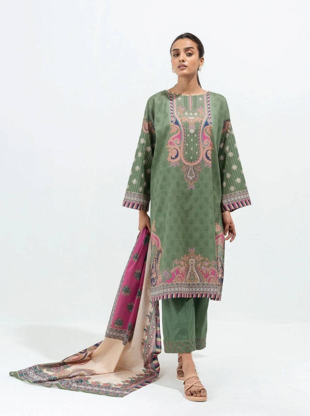 img_beechtree_lawn_22_awwal_boutique