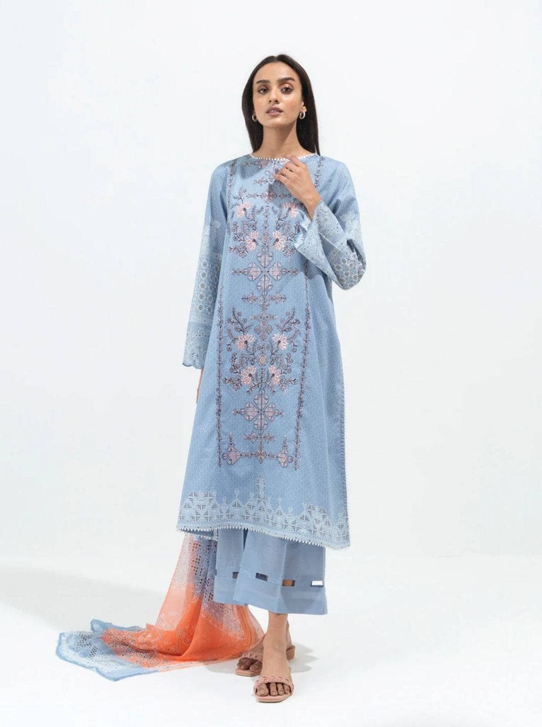 img_beechtree_lawn_22_awwal_boutique