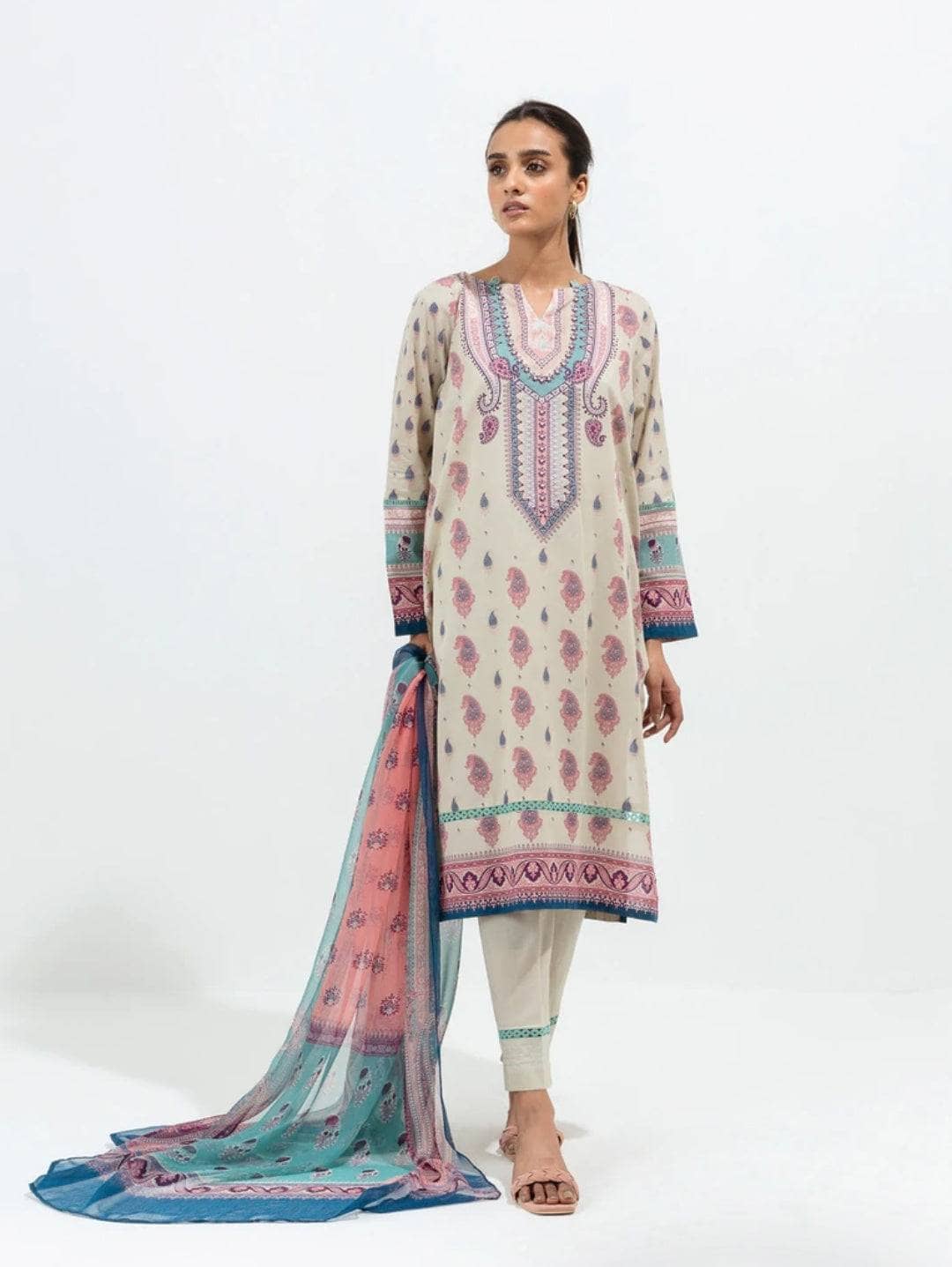 img_beechtree_lawn_22_awwal_boutique