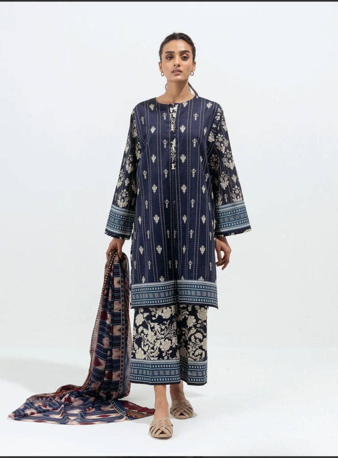 img_beechtree_lawn_22_awwal_boutique