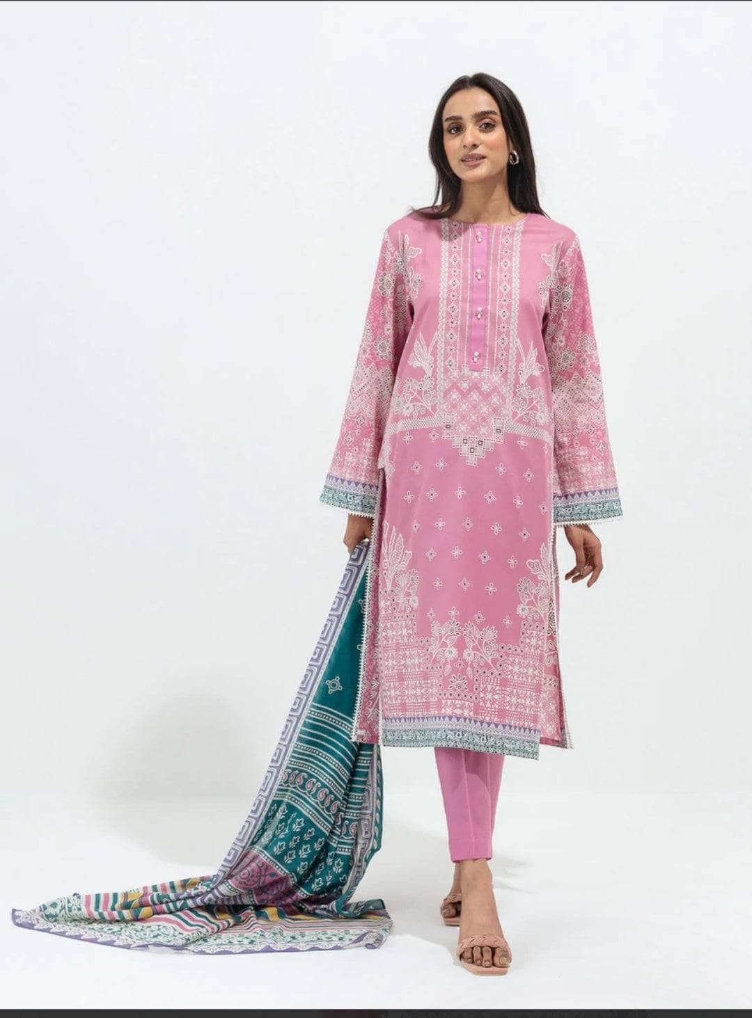 img_beechtree_lawn_22_awwal_boutique