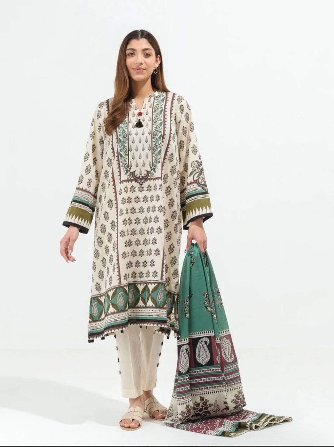 img_beechtree_lawn_22_awwal_boutique