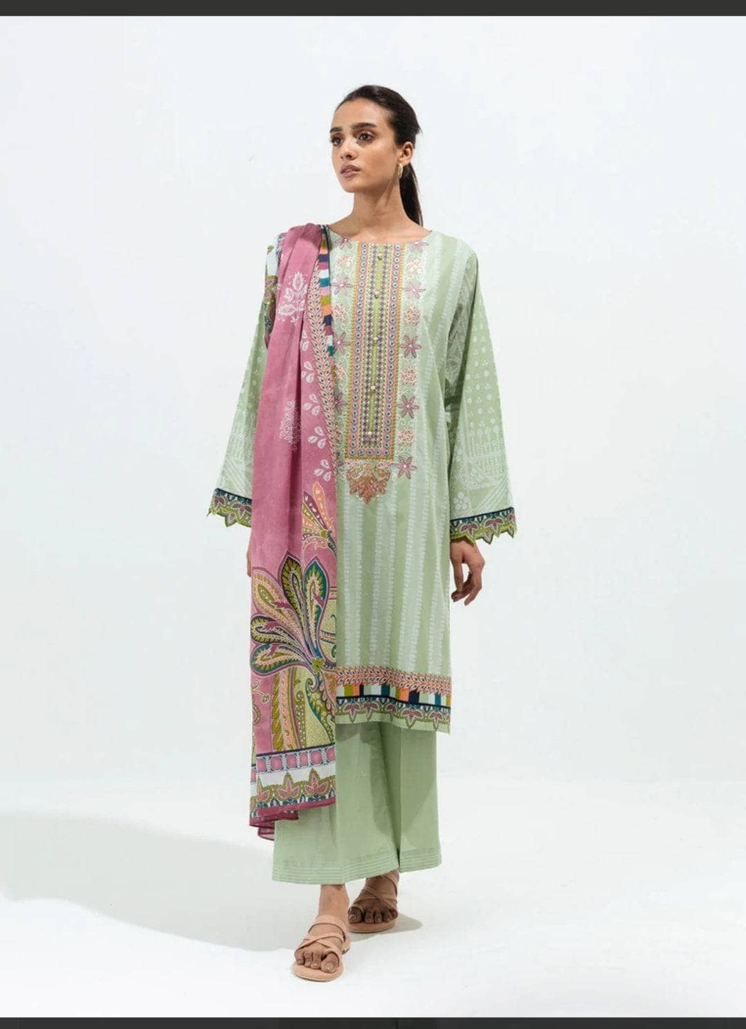 img_beechtree_lawn_22_awwal_boutique