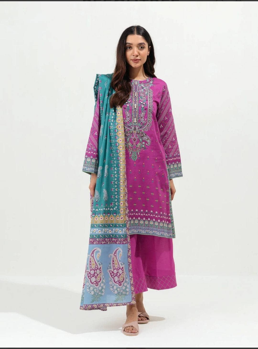 Img_beechtree_lawn_22_awwal_boutique