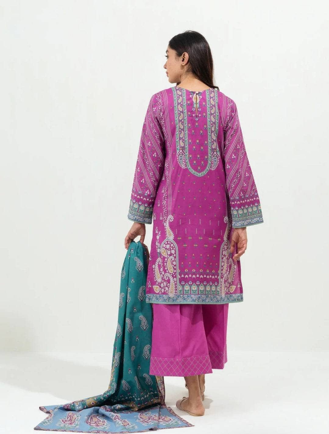 Img_beechtree_lawn_22_awwal_boutique