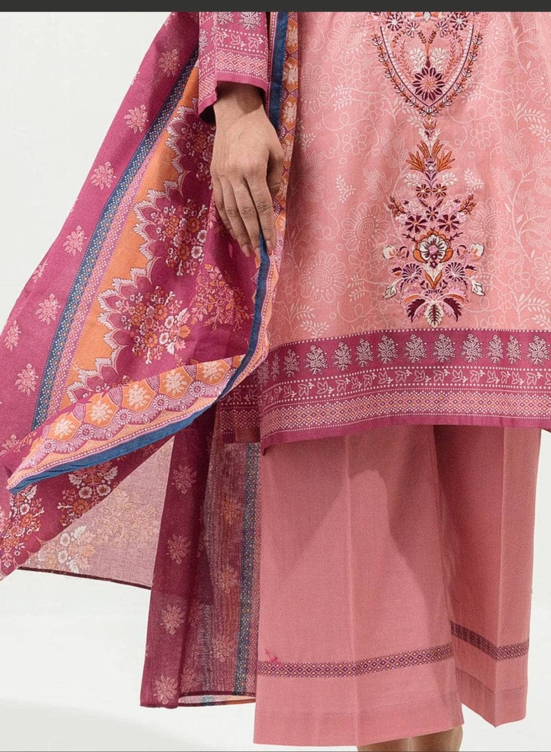 Img_beechtree_lawn_22_awwal_boutique