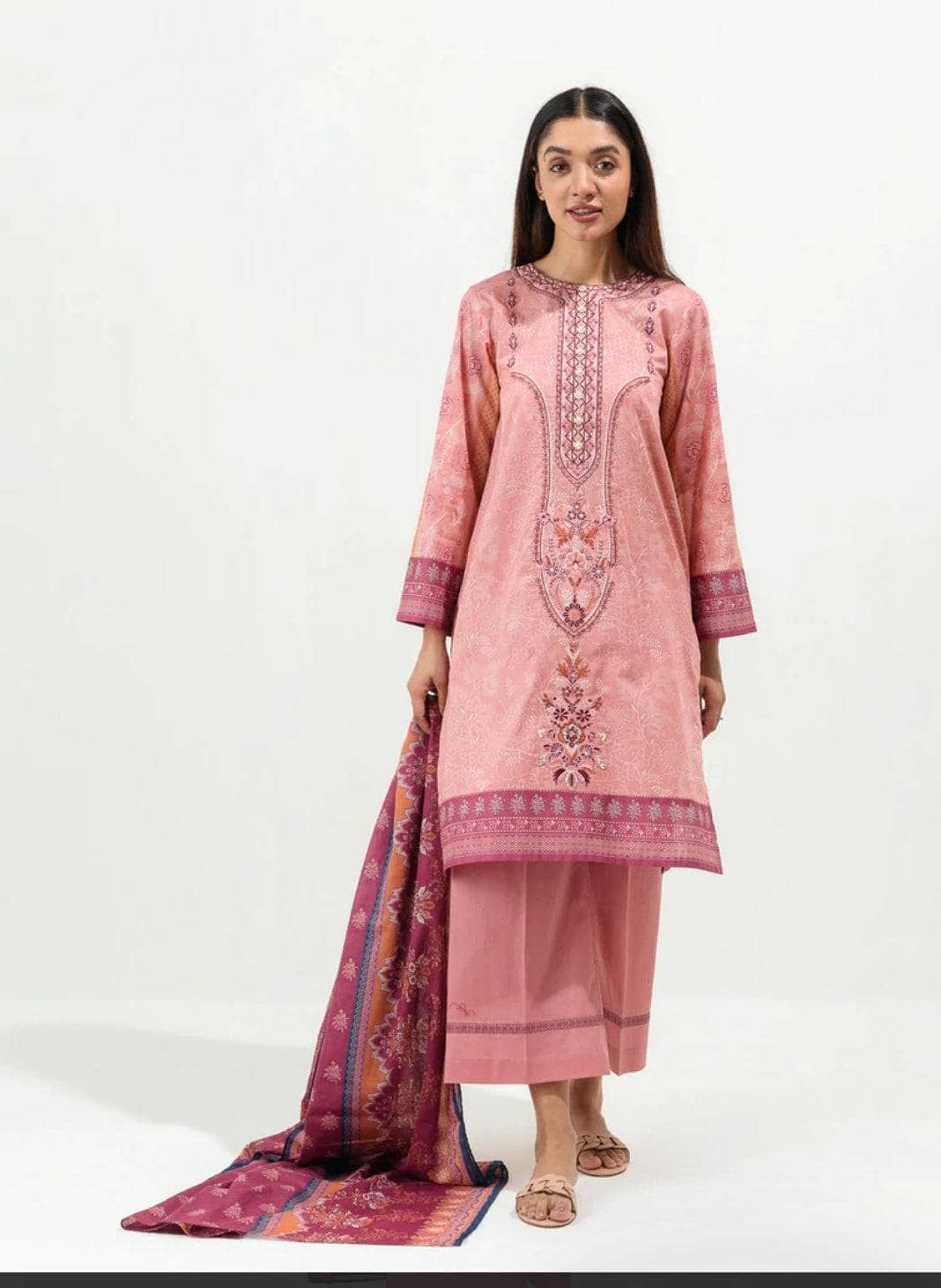 Img_beechtree_lawn_22_awwal_boutique