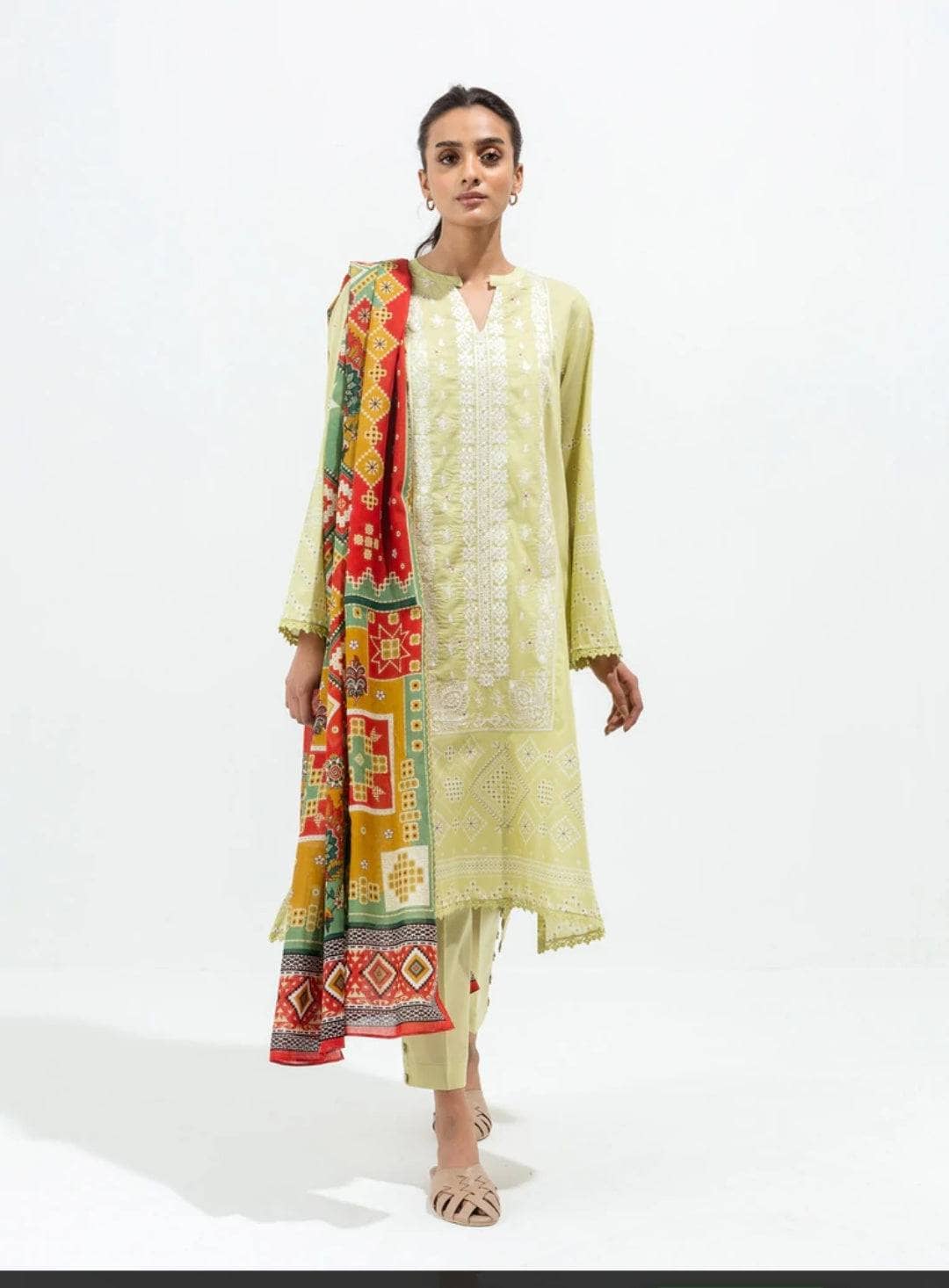 Img_beechtree_lawn_22_awwal_boutique